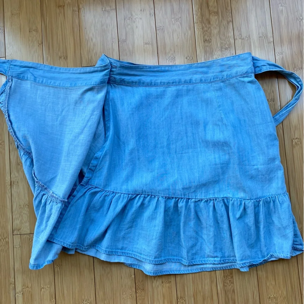 GAP Ruffle Wrap Skirt - Picture 5 of 7